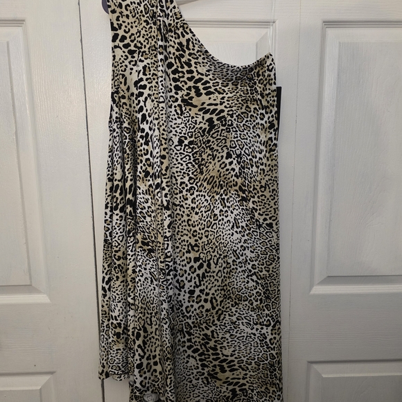 Leopard Print Wide-Leg Pants - Picture 2 of 4